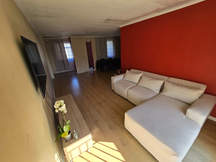 3 Bedroom Property for Sale in Westridge Western Cape